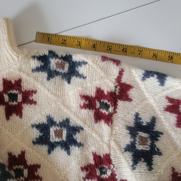 VTG Women’s Woolrich Pullover - Picture 8 of 10